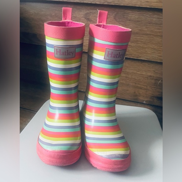 Hatley rainbow rain boots - Picture 1 of 2